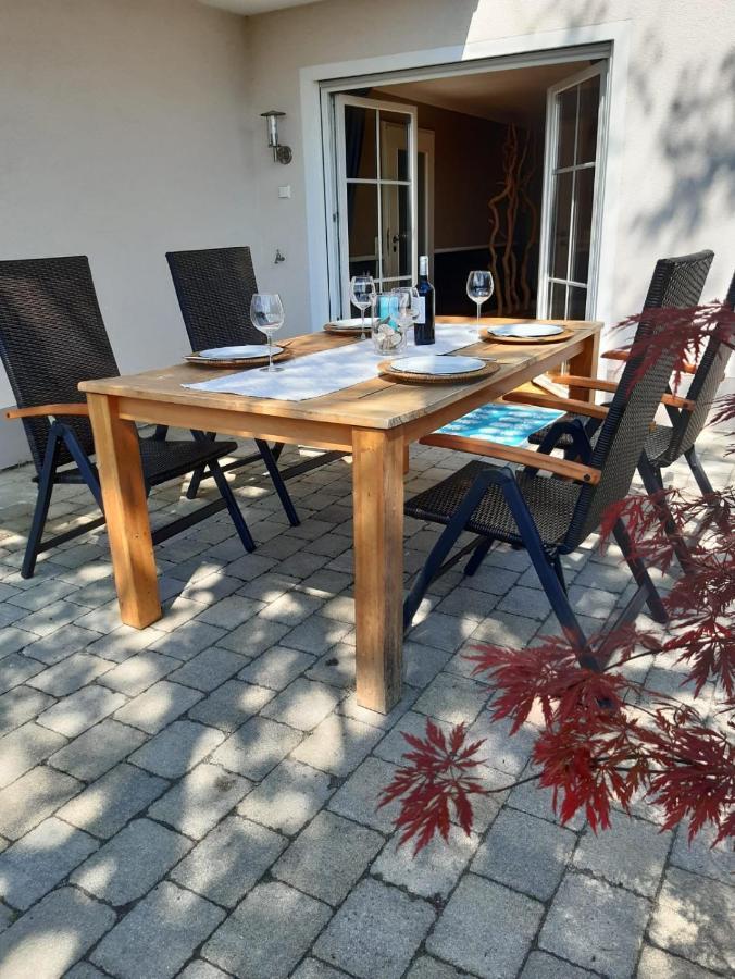 Stilvolles Apartment "Romantic" Neukirchen vorm Wald Kültér fotó